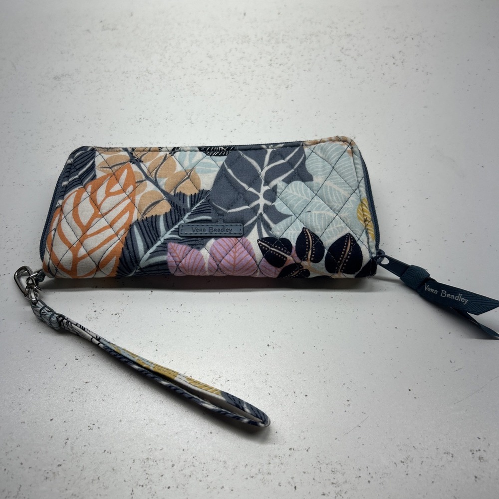 Vera Bradley Quilted Zip Around Wristlet Wallet Floral Cotton Zip Clutch Purse
